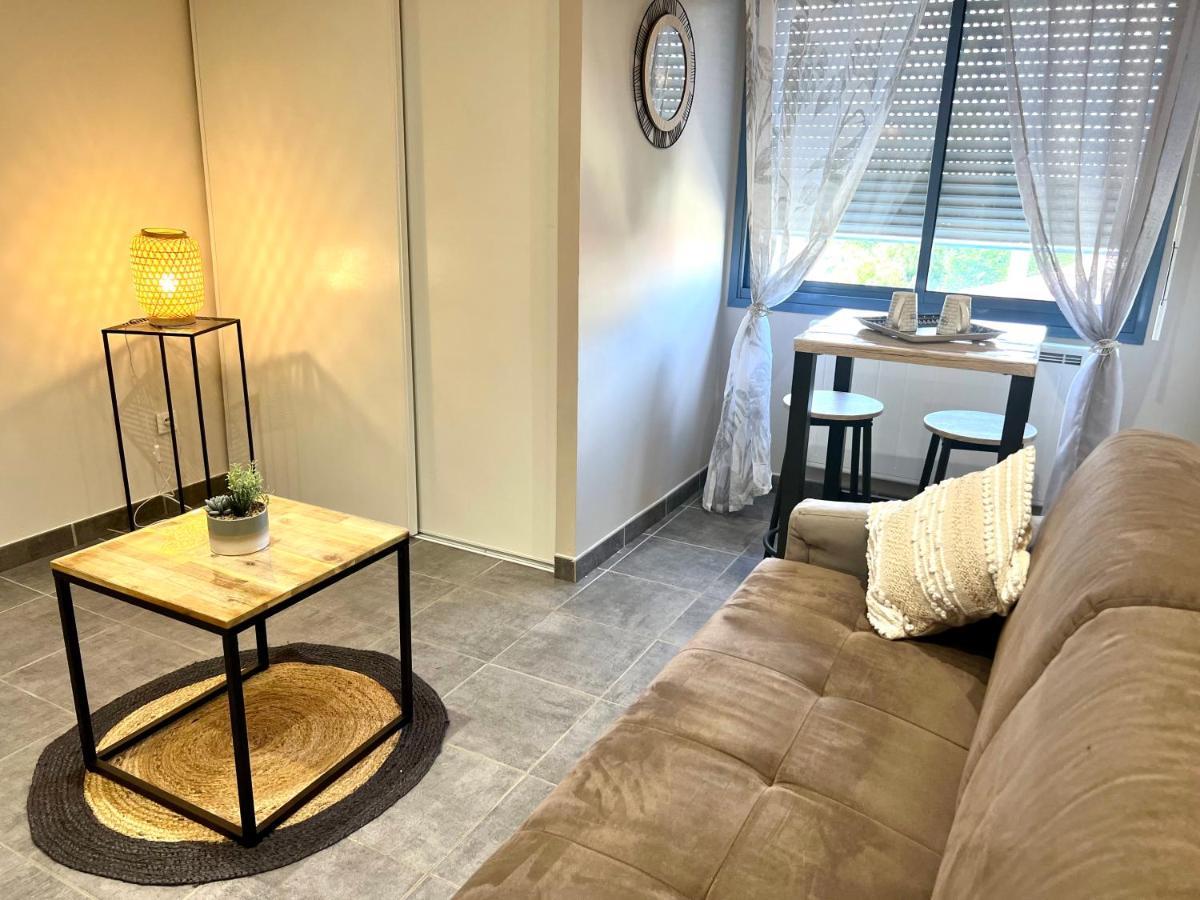 Appart Hotel Cozy Proche Centre, Parking Montbéliard Екстериор снимка